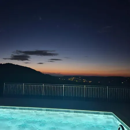 بيت للعطل Domus In Monte *
