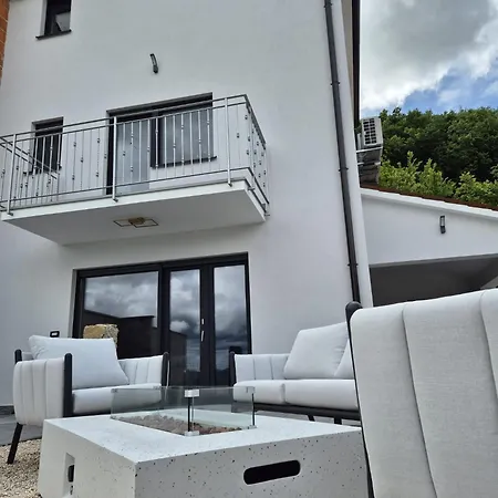 Domus In Monte * Kaldir