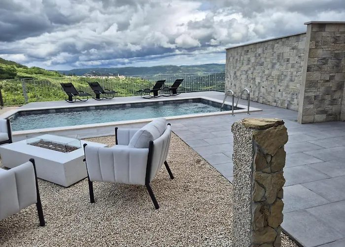 Domus In Monte Semesterbostad Kaldir