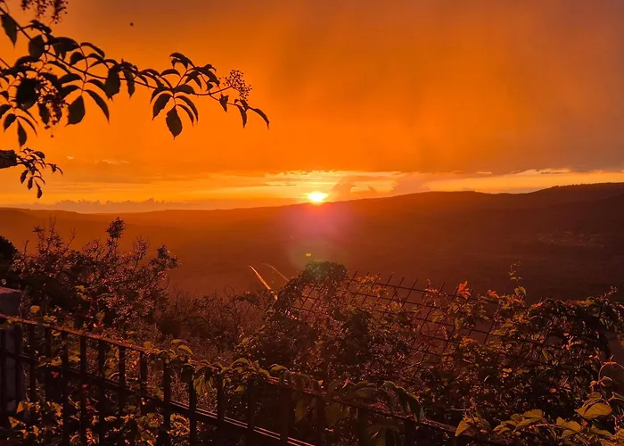 Domus In Monte Semesterbostad Kaldir
