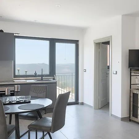 Domus In Monte Ferienhaus *