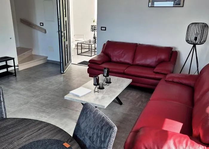 Domus In Monte 別荘